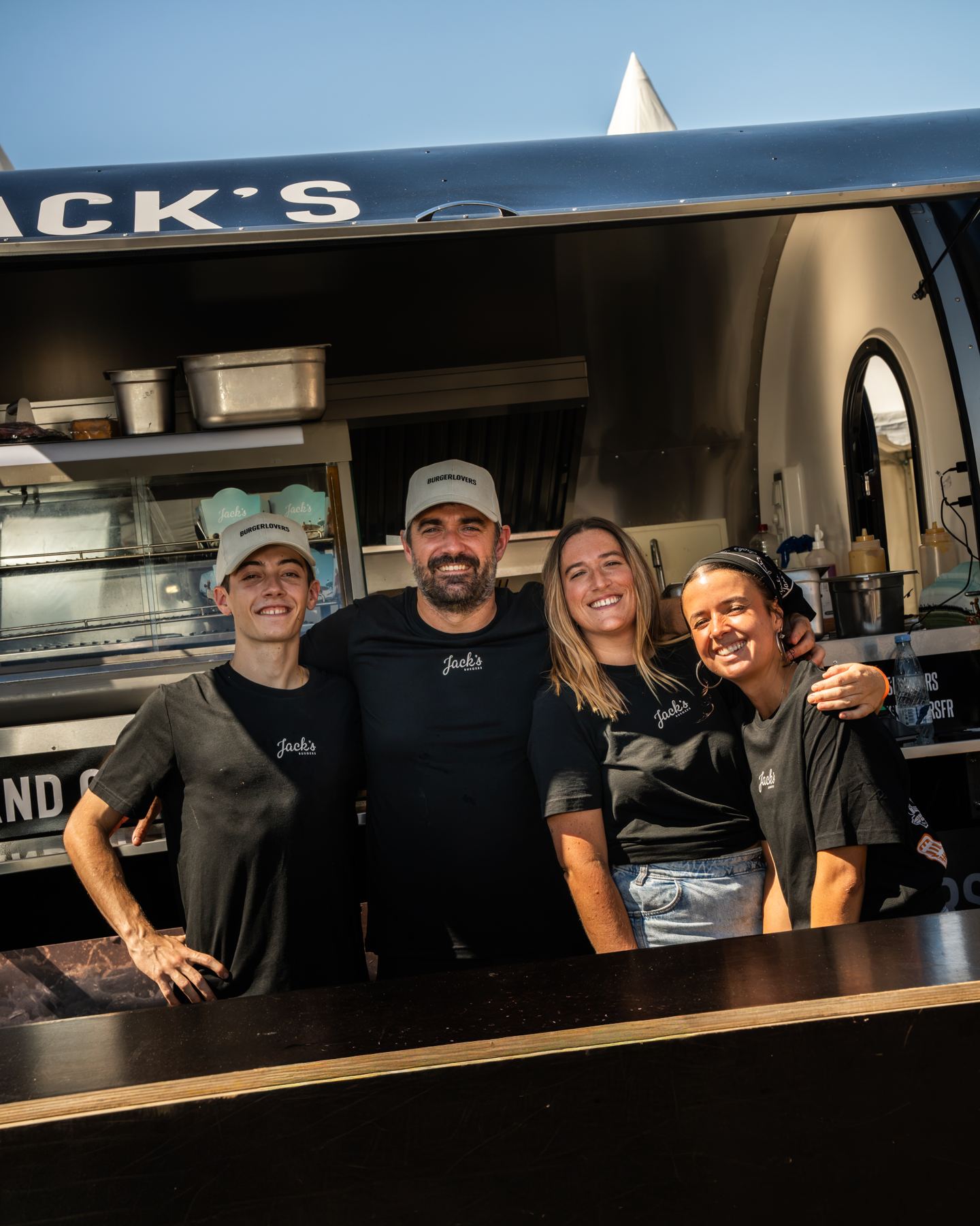 Het team van Jack’s Burger in zijn foodtrailer