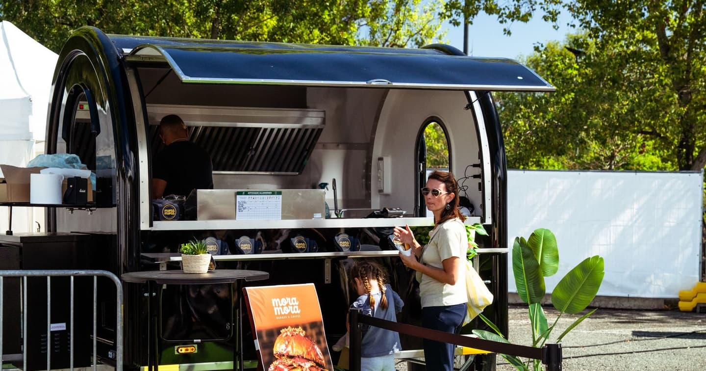 Remorque food truck Food Truck Store en plein service